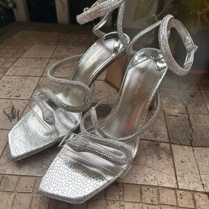 Antonio Melani Silver Crystal Embellished Heels sz 9.5 nwob